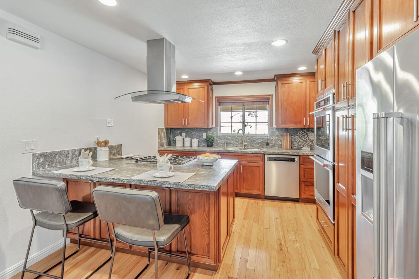 Detail Gallery Image 7 of 38 For 2850 Glen Heather Dr, San Jose,  CA 95133 - 3 Beds | 2 Baths