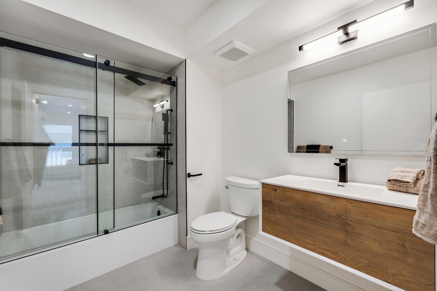 Detail Gallery Image 25 of 28 For 333 Santana Row #224,  San Jose,  CA 95128 - 2 Beds | 2/1 Baths