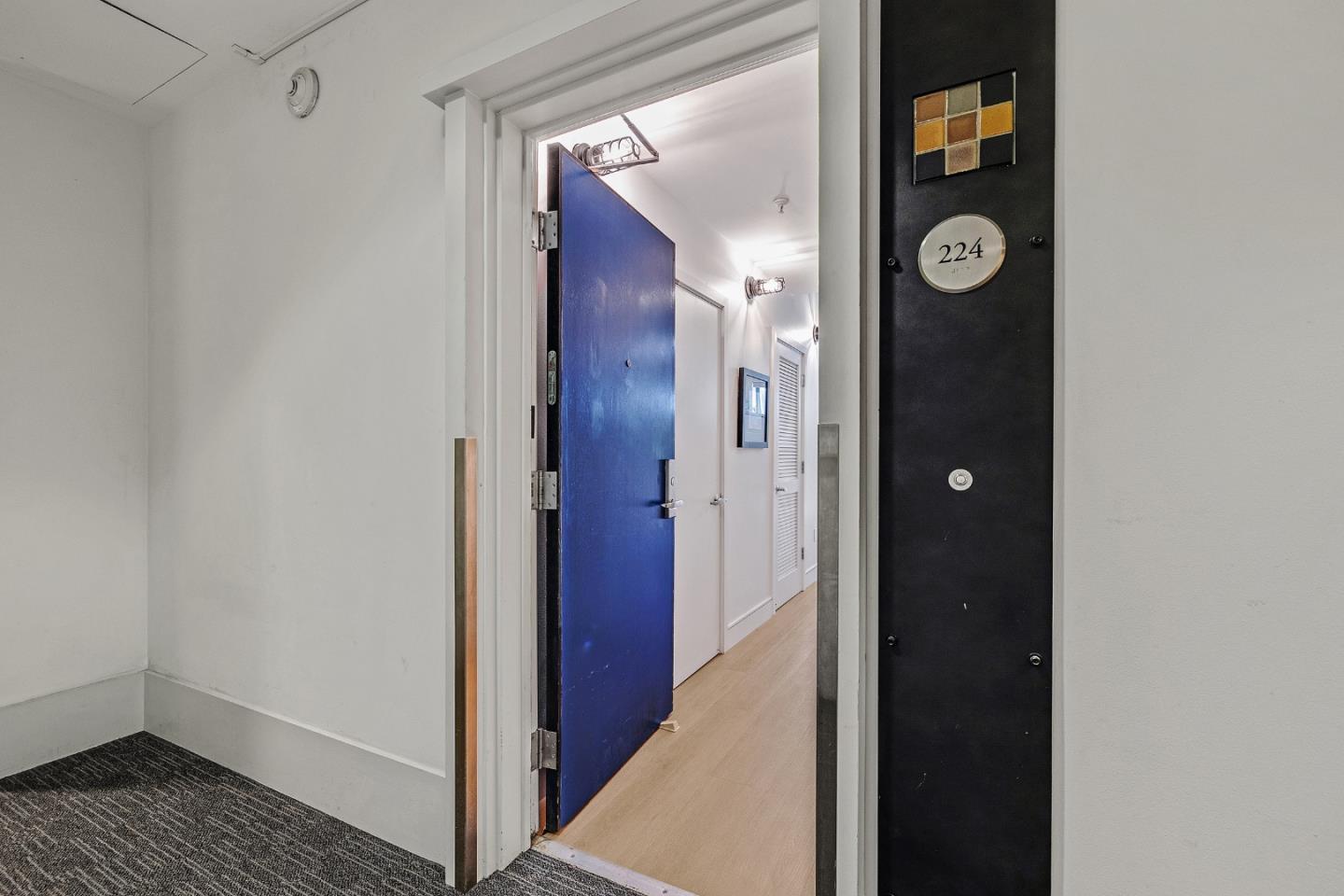 Detail Gallery Image 3 of 28 For 333 Santana Row #224,  San Jose,  CA 95128 - 2 Beds | 2/1 Baths