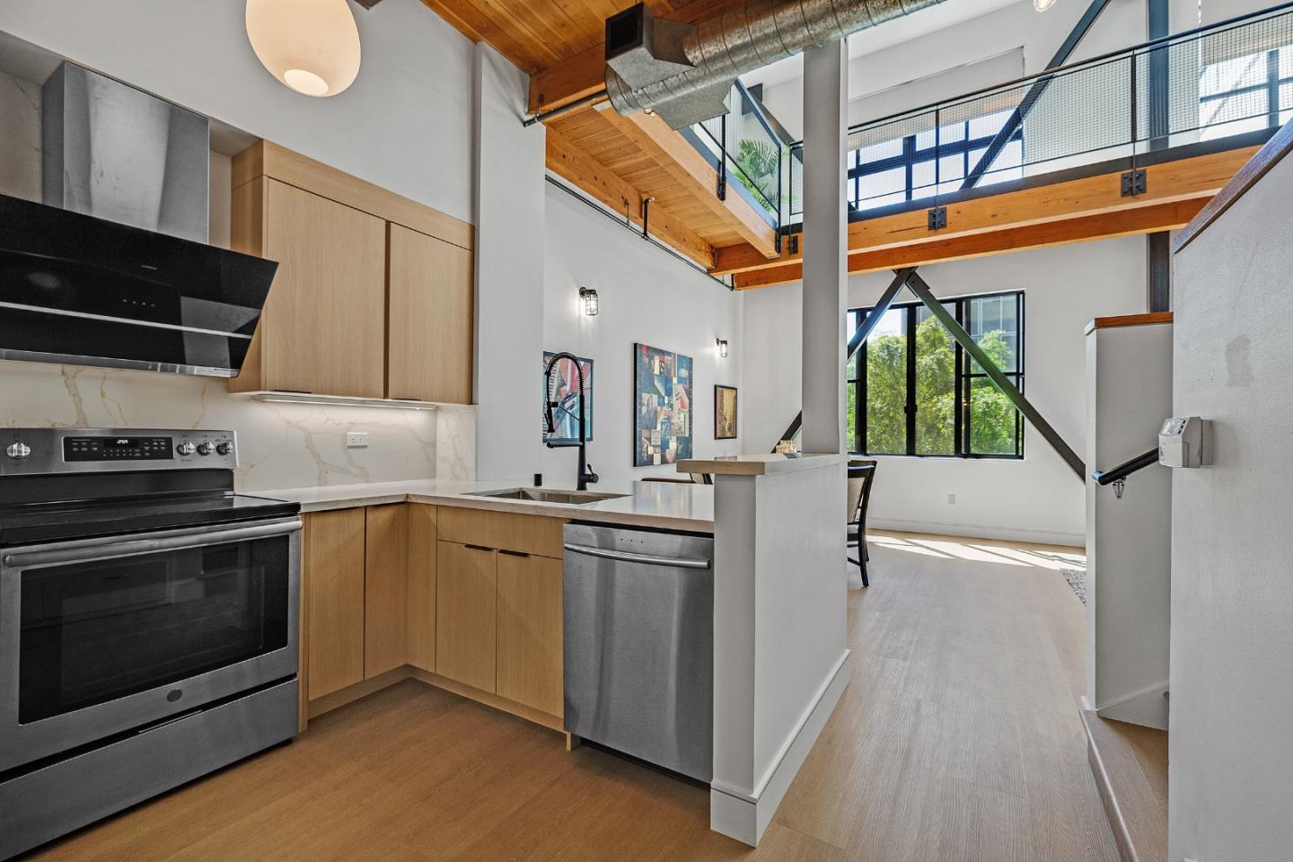 Detail Gallery Image 7 of 28 For 333 Santana Row #224,  San Jose,  CA 95128 - 2 Beds | 2/1 Baths