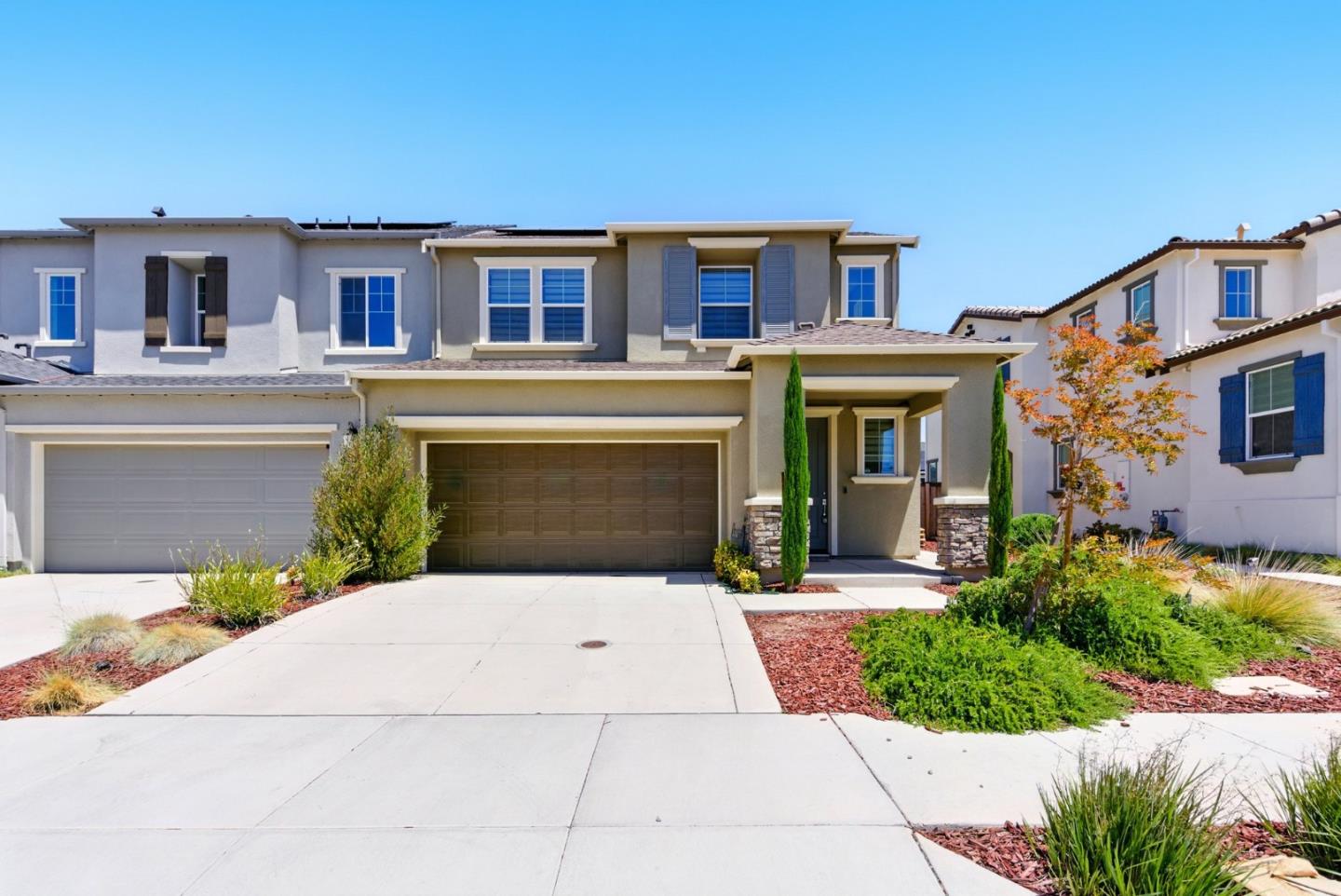 Detail Gallery Image 1 of 38 For 5758 Tournament Ct, Tracy,  CA 95377 - 4 Beds | 3 Baths