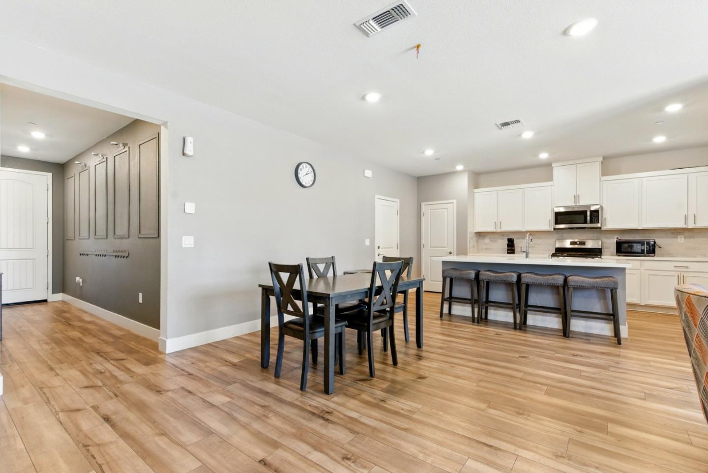 Detail Gallery Image 11 of 38 For 5758 Tournament Ct, Tracy,  CA 95377 - 4 Beds | 3 Baths