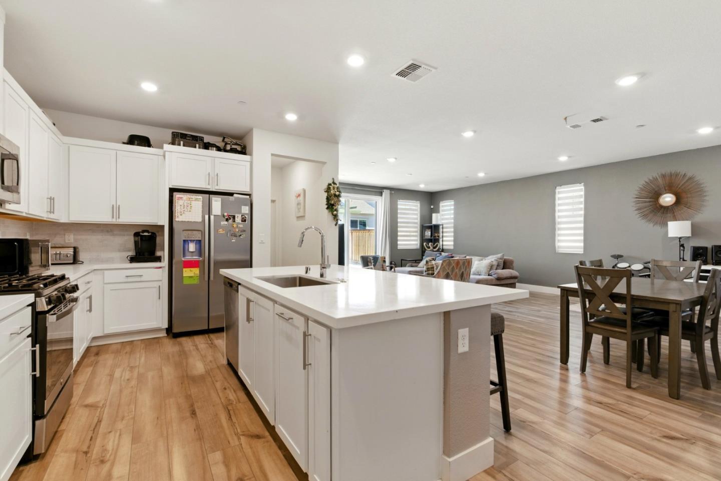 Detail Gallery Image 15 of 38 For 5758 Tournament Ct, Tracy,  CA 95377 - 4 Beds | 3 Baths
