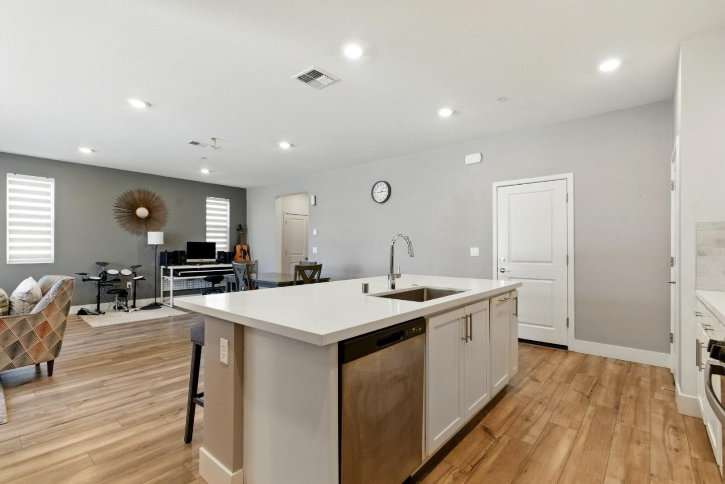 Detail Gallery Image 16 of 38 For 5758 Tournament Ct, Tracy,  CA 95377 - 4 Beds | 3 Baths