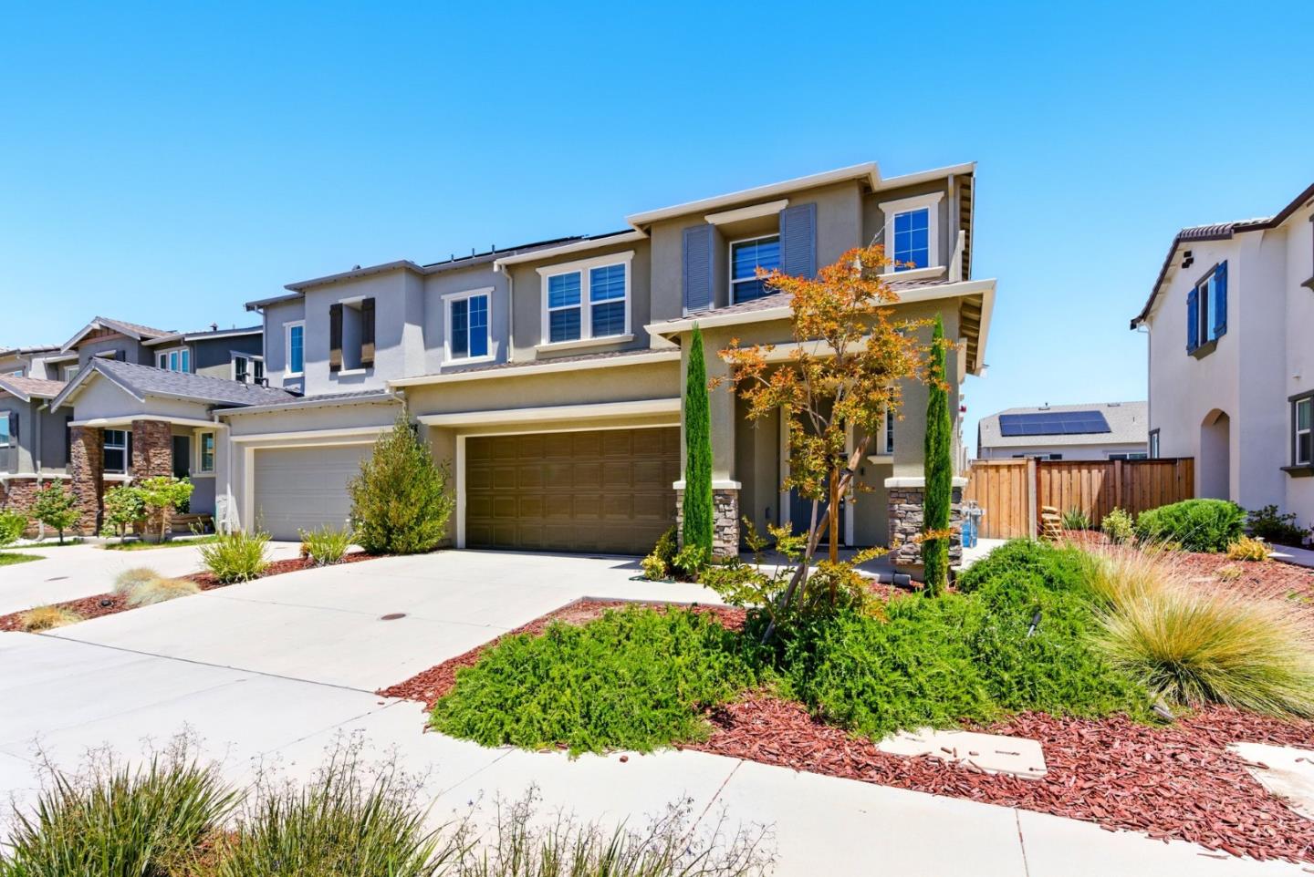 Detail Gallery Image 3 of 38 For 5758 Tournament Ct, Tracy,  CA 95377 - 4 Beds | 3 Baths