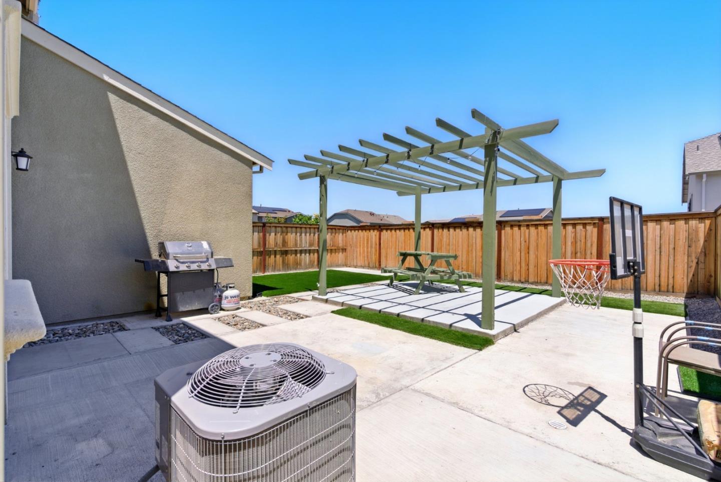 Detail Gallery Image 34 of 38 For 5758 Tournament Ct, Tracy,  CA 95377 - 4 Beds | 3 Baths