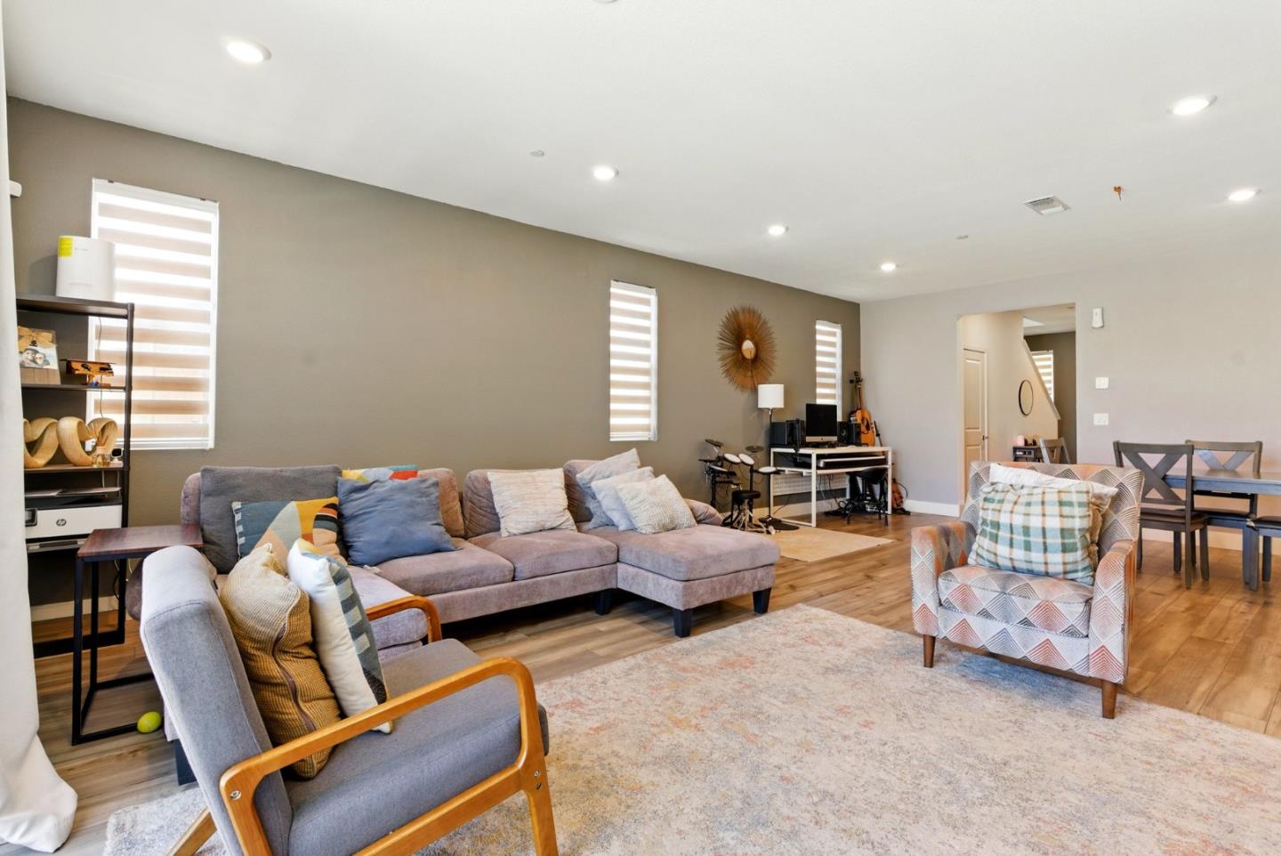 Detail Gallery Image 7 of 38 For 5758 Tournament Ct, Tracy,  CA 95377 - 4 Beds | 3 Baths