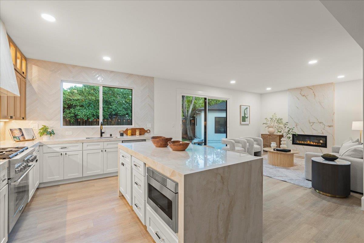Detail Gallery Image 14 of 69 For 958 Ellis Ave, San Jose,  CA 95125 - 4 Beds | 3/1 Baths