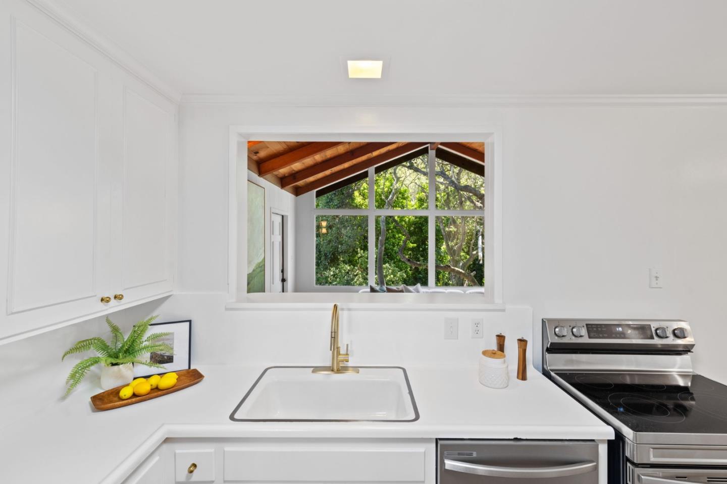 Detail Gallery Image 11 of 36 For 740 Barcelona Dr, Millbrae,  CA 94030 - 4 Beds | 2 Baths