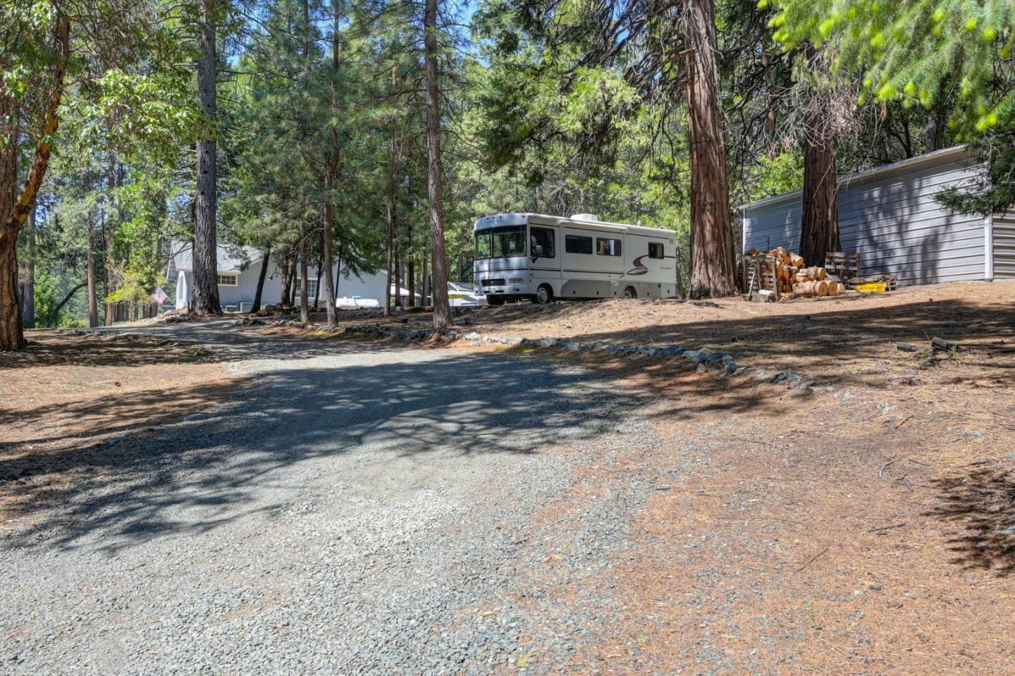 Detail Gallery Image 2 of 74 For 20000 Circle View Dr, Pioneer,  CA 95666 - 3 Beds | 2/1 Baths