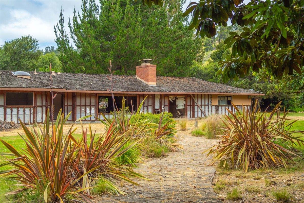 Detail Gallery Image 3 of 16 For 26450 via Mallorca, Carmel,  CA 93923 - 3 Beds | 2/1 Baths
