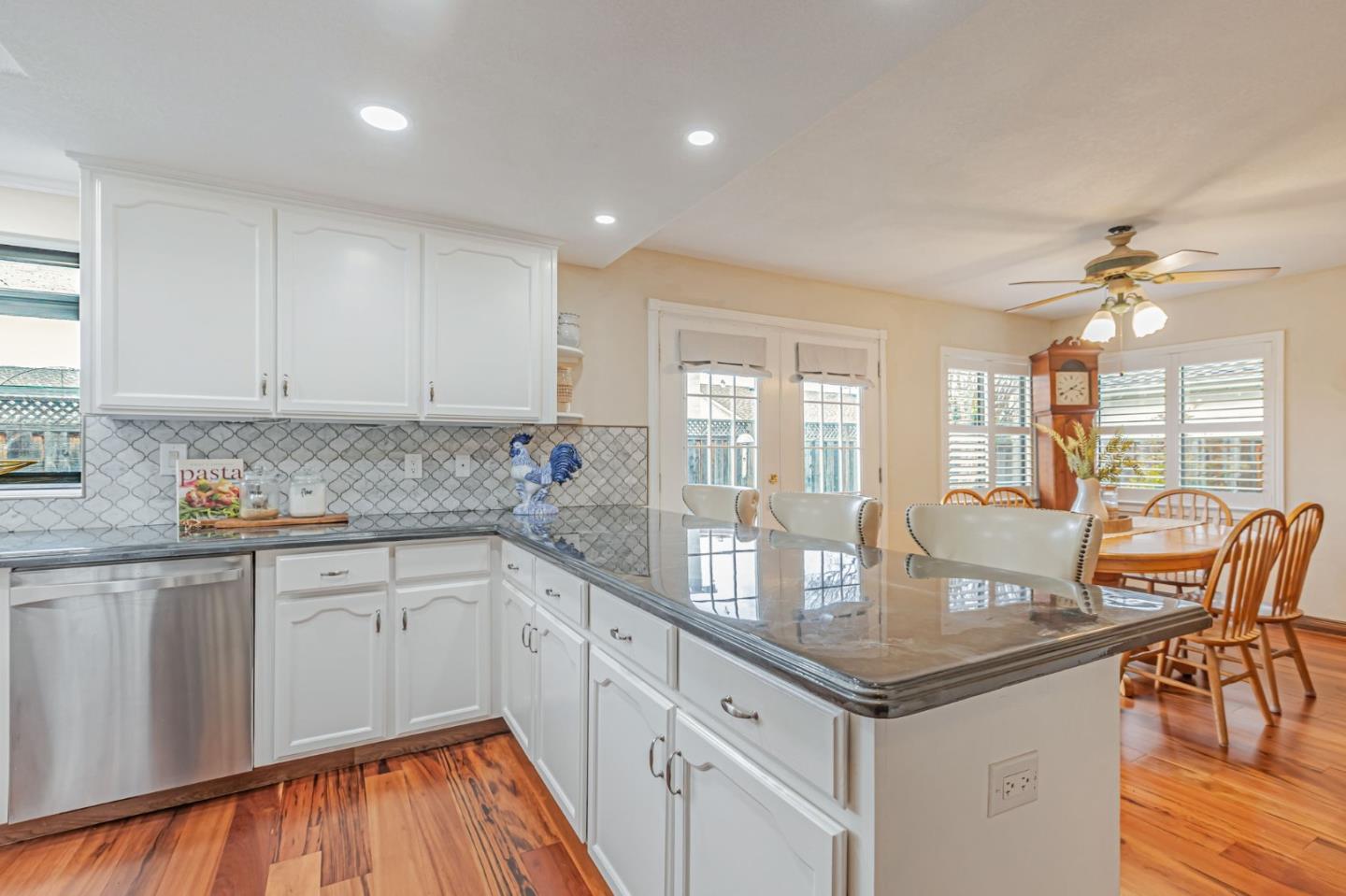 Detail Gallery Image 12 of 44 For 381 Curie, San Jose,  CA 95123 - 3 Beds | 2 Baths