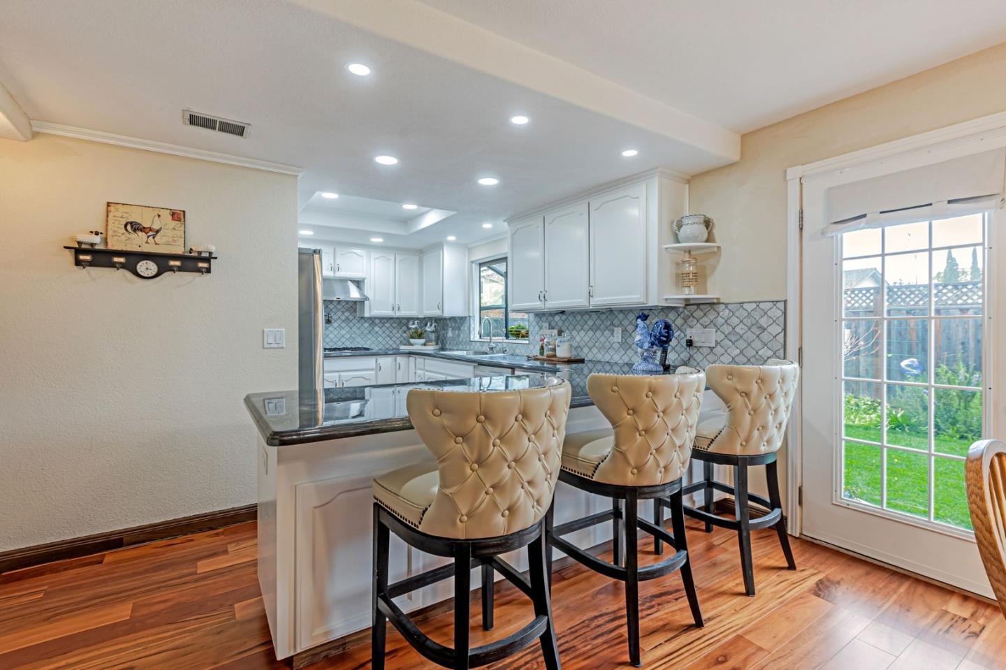 Detail Gallery Image 15 of 44 For 381 Curie, San Jose,  CA 95123 - 3 Beds | 2 Baths