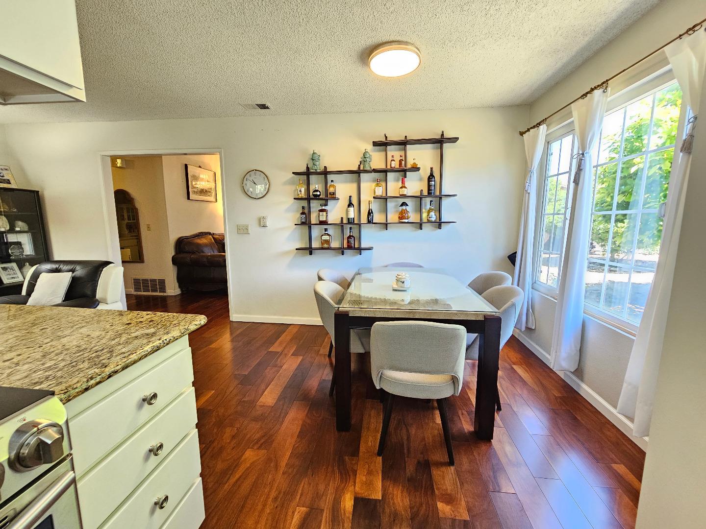 Detail Gallery Image 10 of 29 For 1032 Adobe Creek Ct, San Jose,  CA 95127 - 3 Beds | 2 Baths