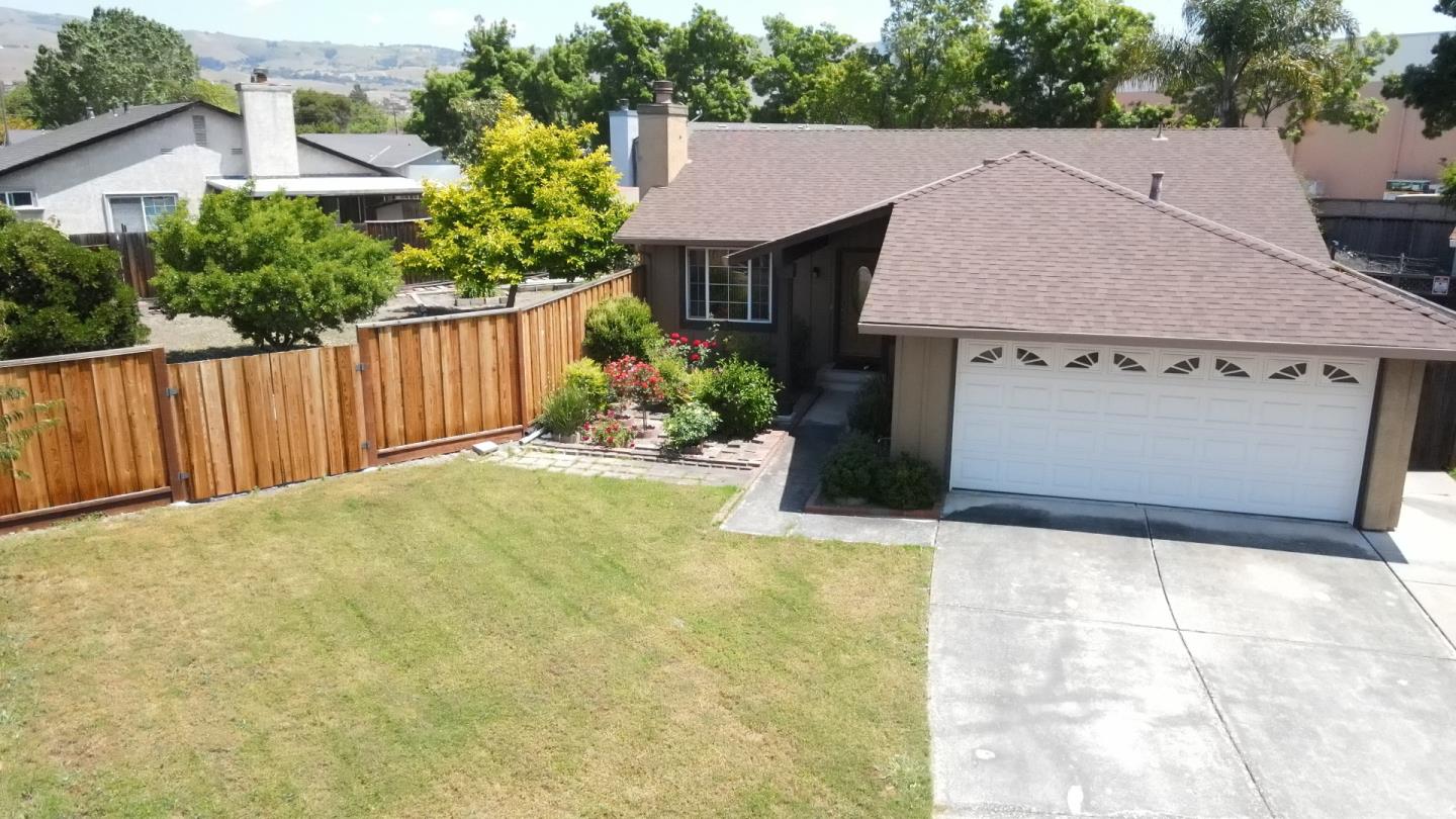 Detail Gallery Image 2 of 29 For 1032 Adobe Creek Ct, San Jose,  CA 95127 - 3 Beds | 2 Baths