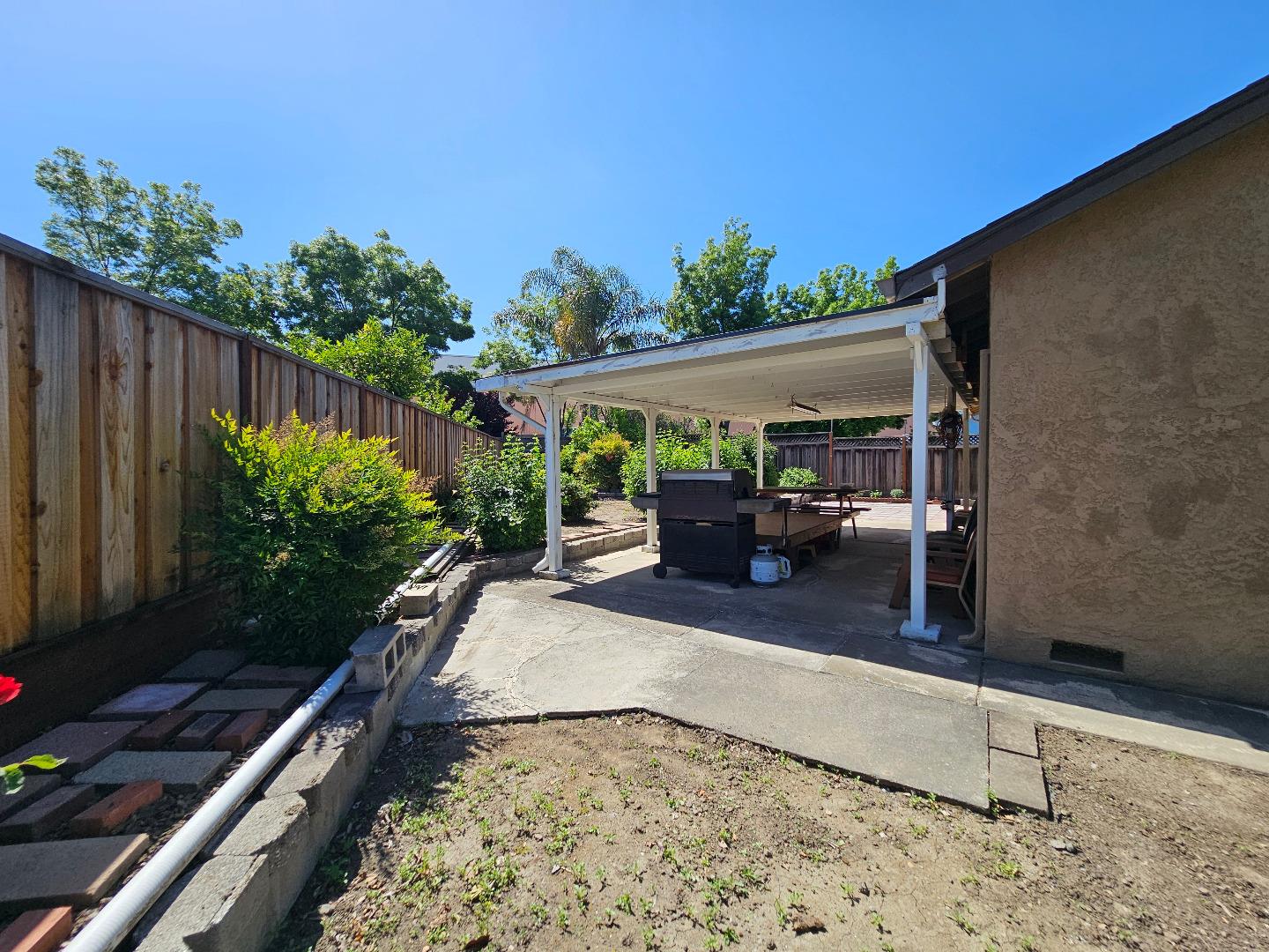 Detail Gallery Image 23 of 29 For 1032 Adobe Creek Ct, San Jose,  CA 95127 - 3 Beds | 2 Baths