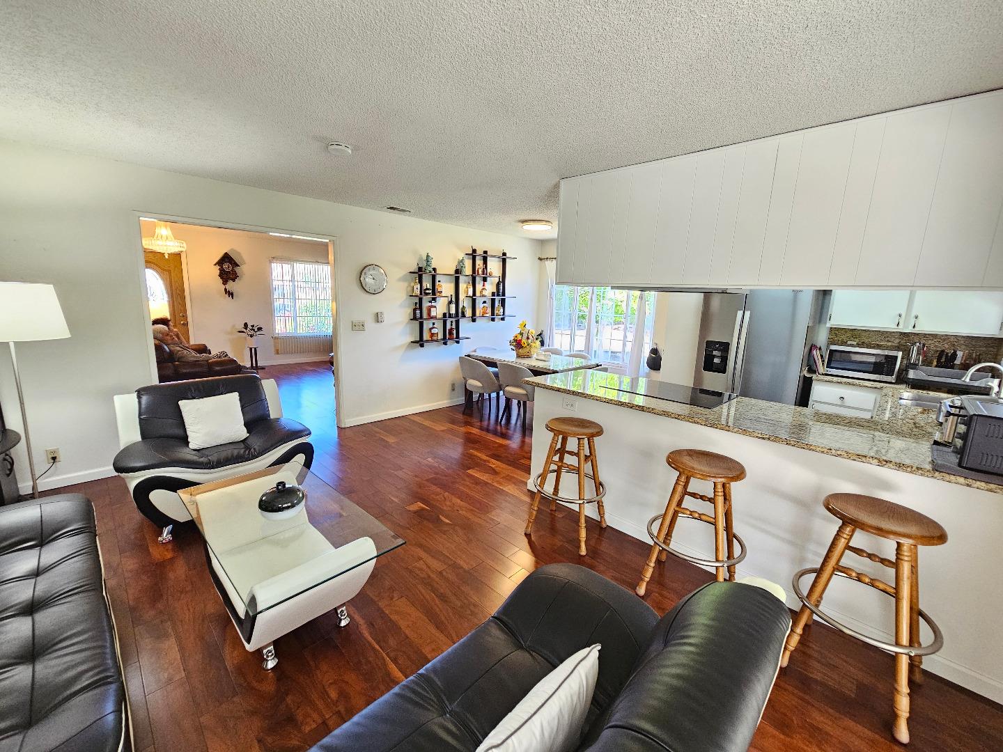 Detail Gallery Image 8 of 29 For 1032 Adobe Creek Ct, San Jose,  CA 95127 - 3 Beds | 2 Baths