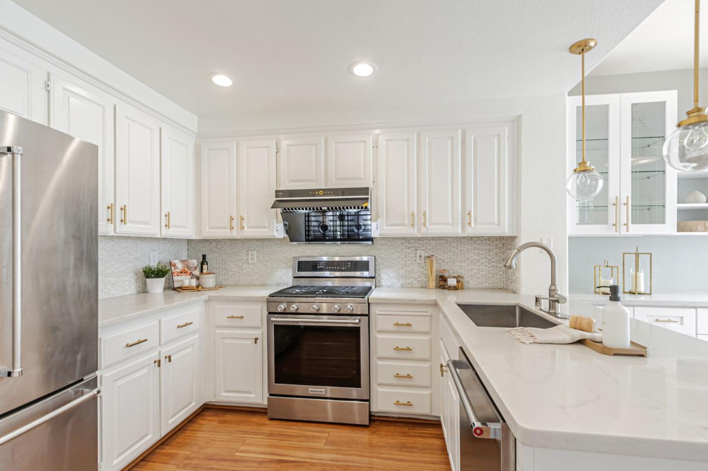 Detail Gallery Image 11 of 44 For 407 Camille Cir #16,  San Jose,  CA 95134 - 3 Beds | 2/1 Baths