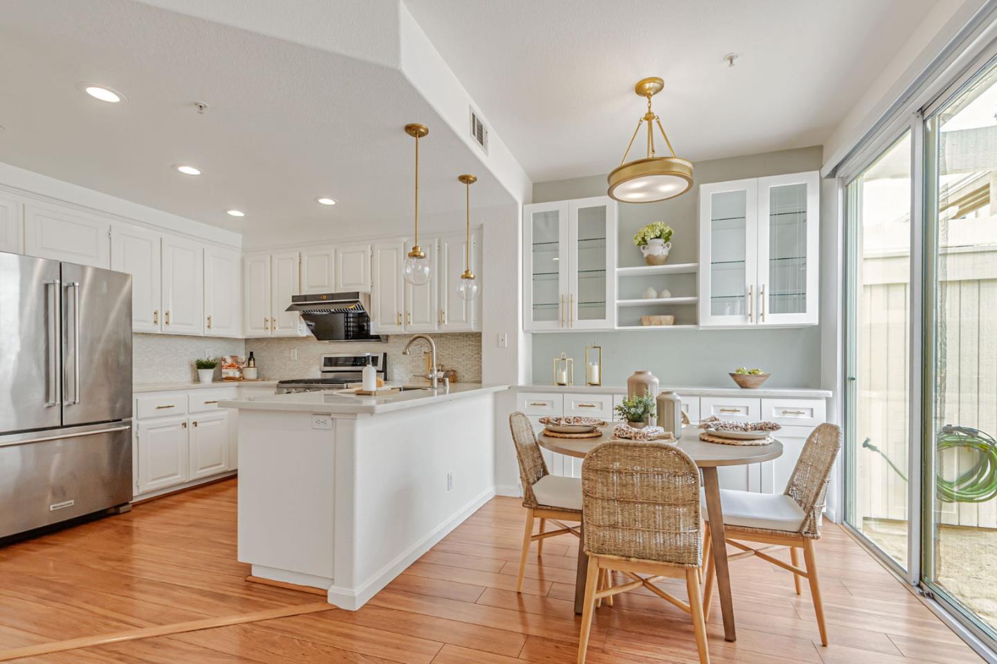 Detail Gallery Image 13 of 44 For 407 Camille Cir #16,  San Jose,  CA 95134 - 3 Beds | 2/1 Baths