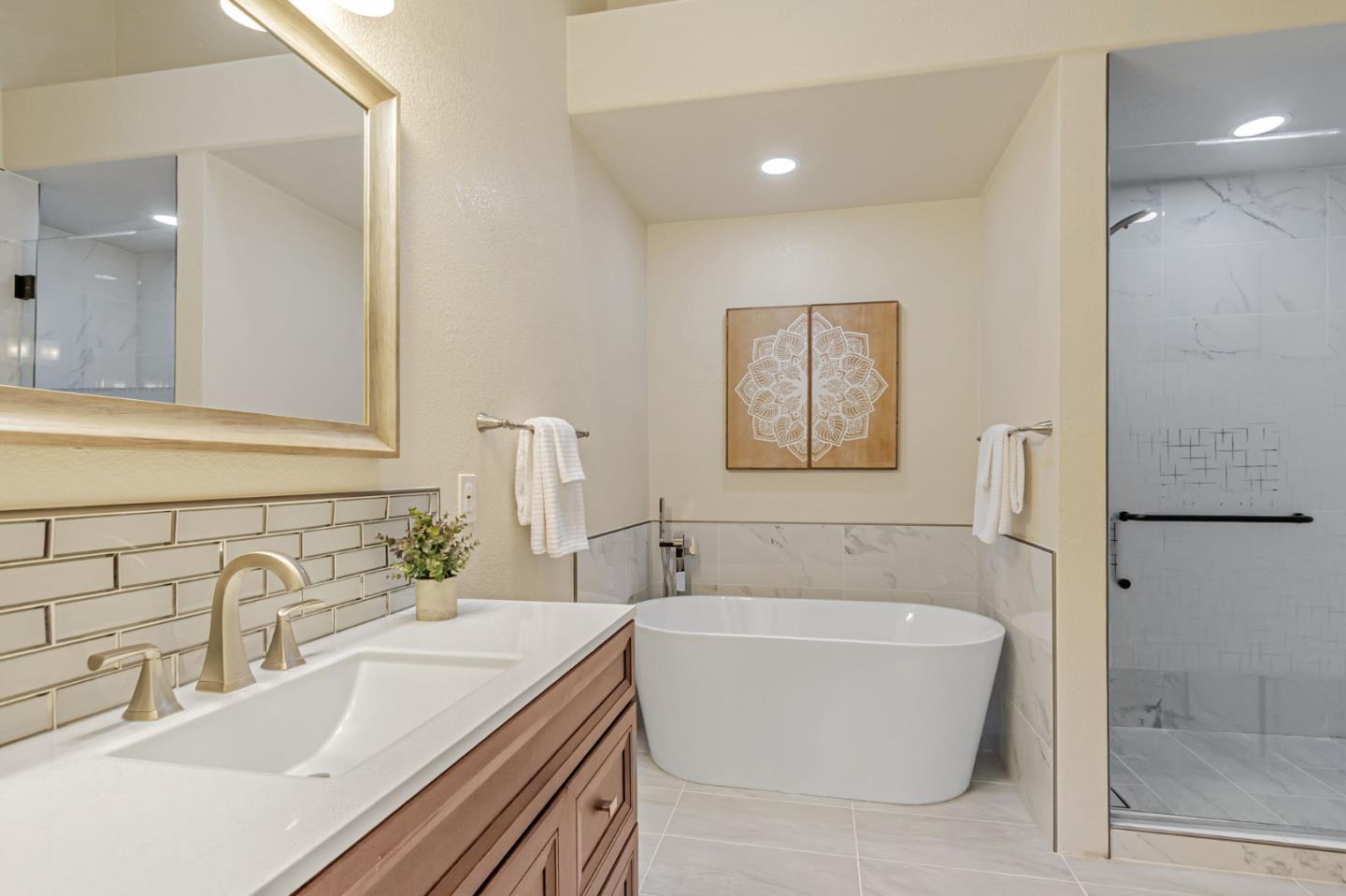 Detail Gallery Image 29 of 44 For 407 Camille Cir #16,  San Jose,  CA 95134 - 3 Beds | 2/1 Baths