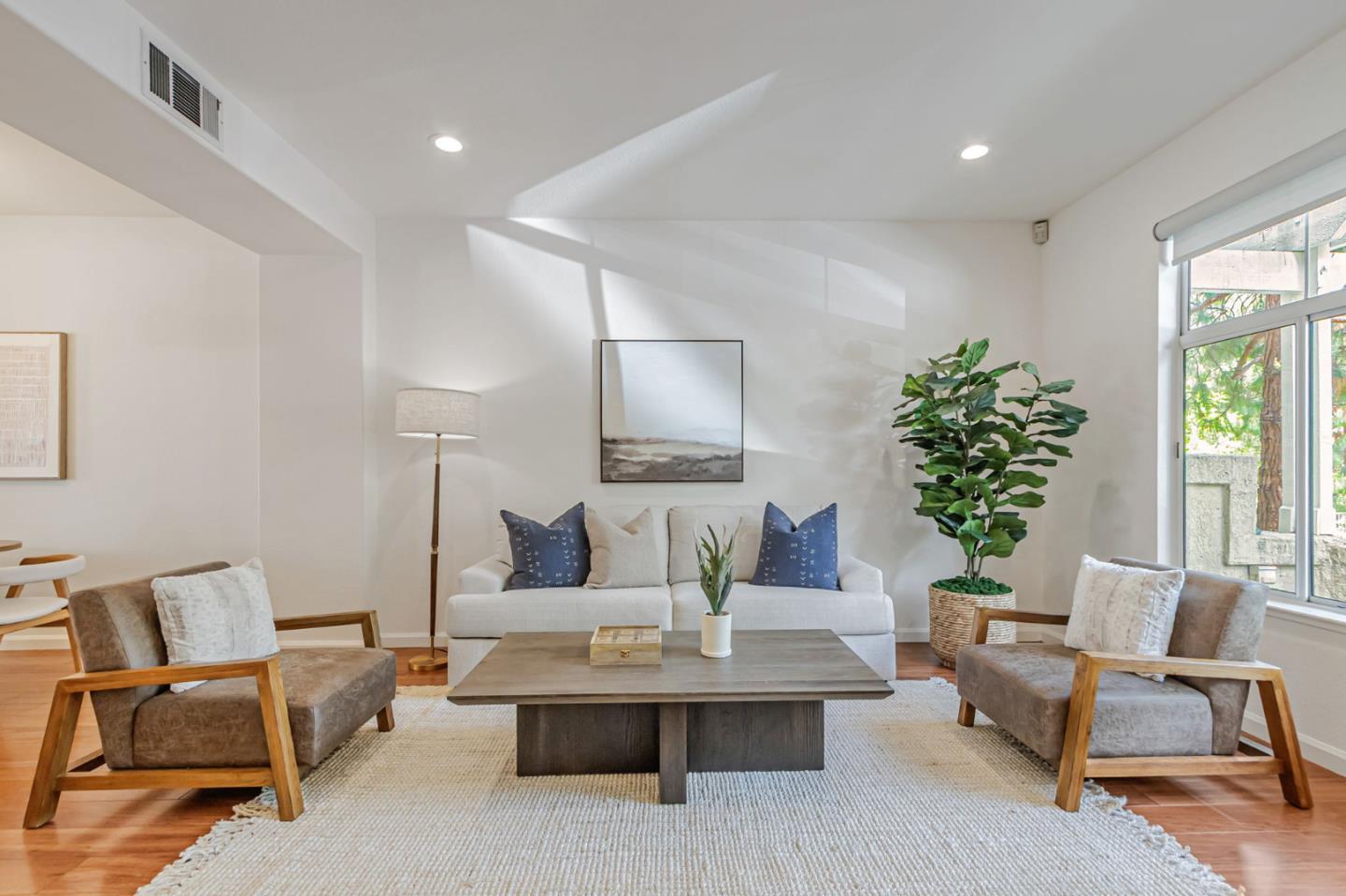 Detail Gallery Image 3 of 44 For 407 Camille Cir #16,  San Jose,  CA 95134 - 3 Beds | 2/1 Baths