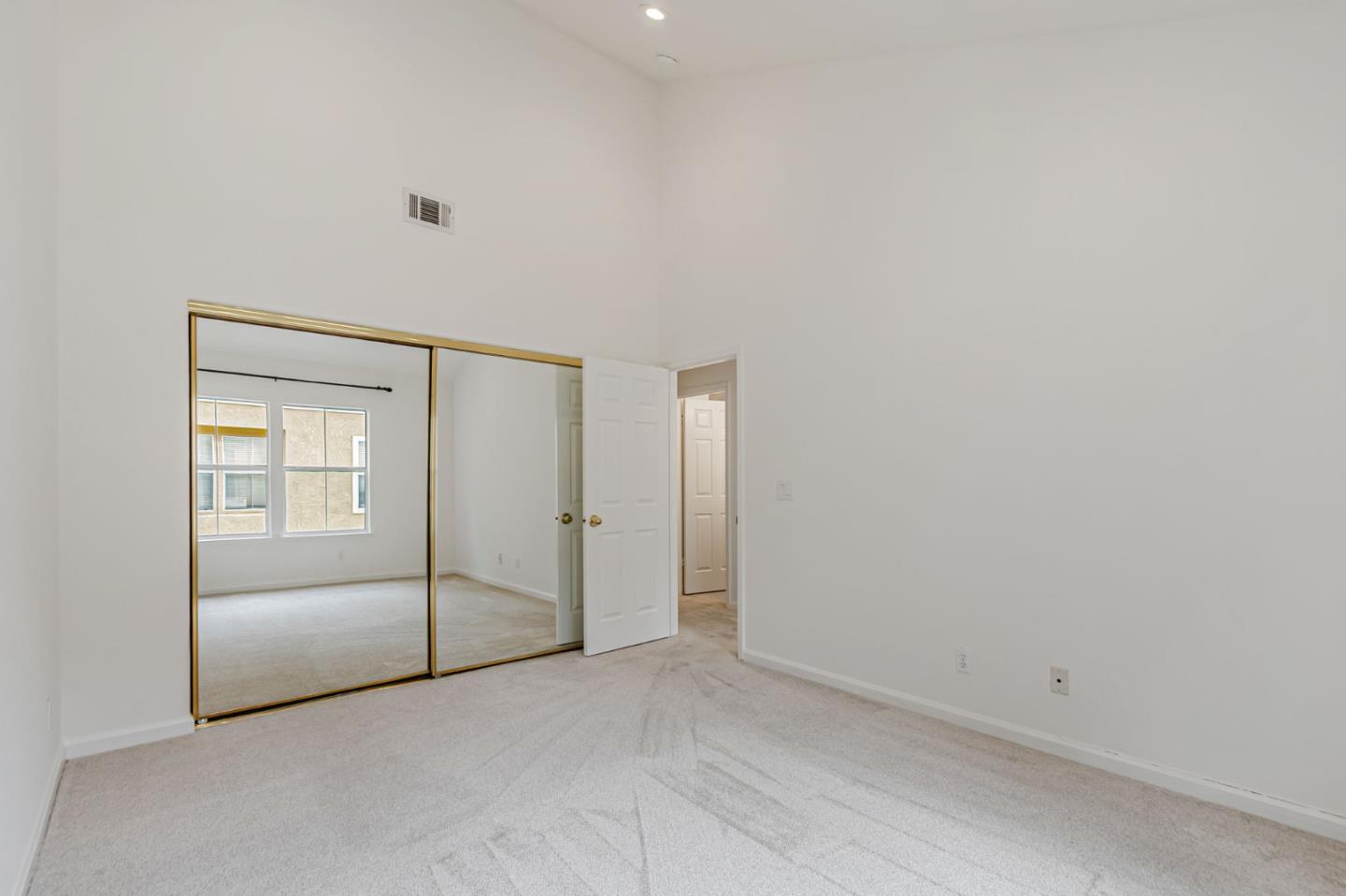 Detail Gallery Image 31 of 44 For 407 Camille Cir #16,  San Jose,  CA 95134 - 3 Beds | 2/1 Baths