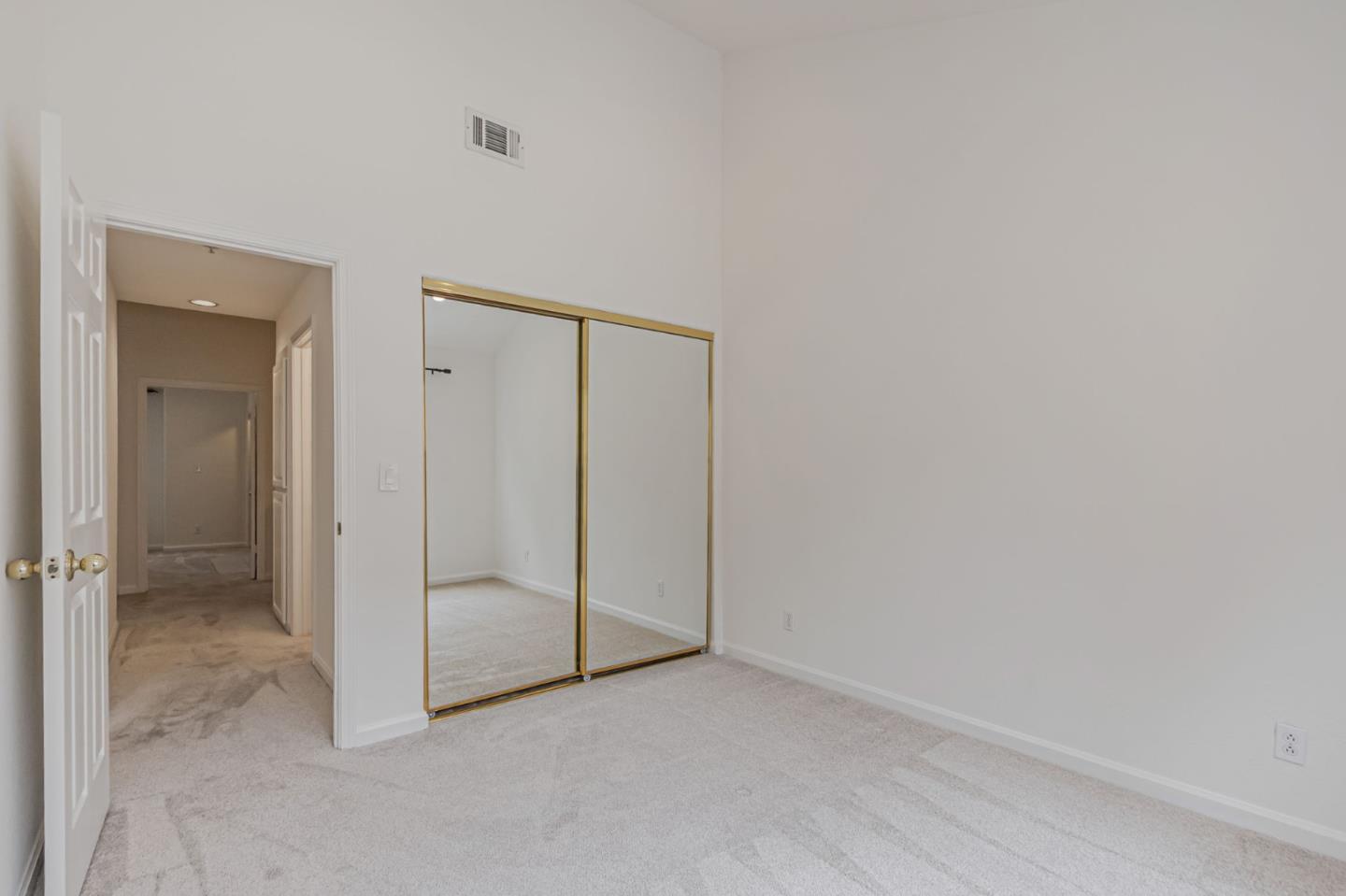 Detail Gallery Image 34 of 44 For 407 Camille Cir #16,  San Jose,  CA 95134 - 3 Beds | 2/1 Baths