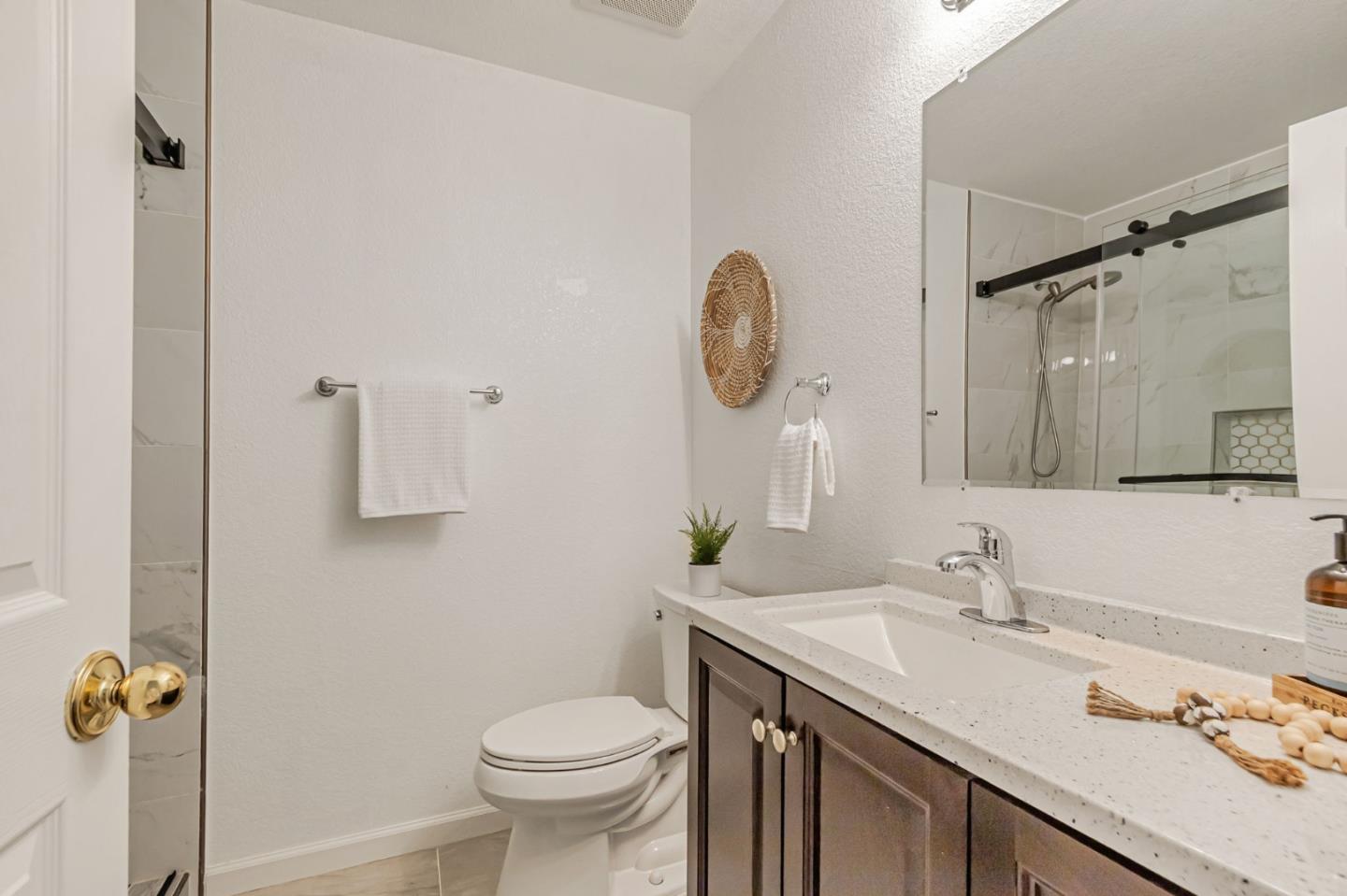 Detail Gallery Image 35 of 44 For 407 Camille Cir #16,  San Jose,  CA 95134 - 3 Beds | 2/1 Baths