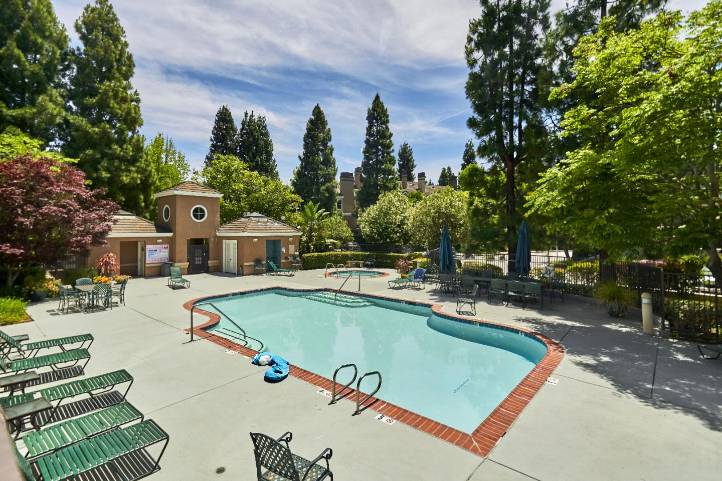 Detail Gallery Image 40 of 44 For 407 Camille Cir #16,  San Jose,  CA 95134 - 3 Beds | 2/1 Baths