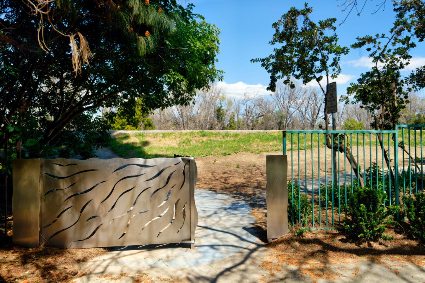 Detail Gallery Image 41 of 44 For 407 Camille Cir #16,  San Jose,  CA 95134 - 3 Beds | 2/1 Baths