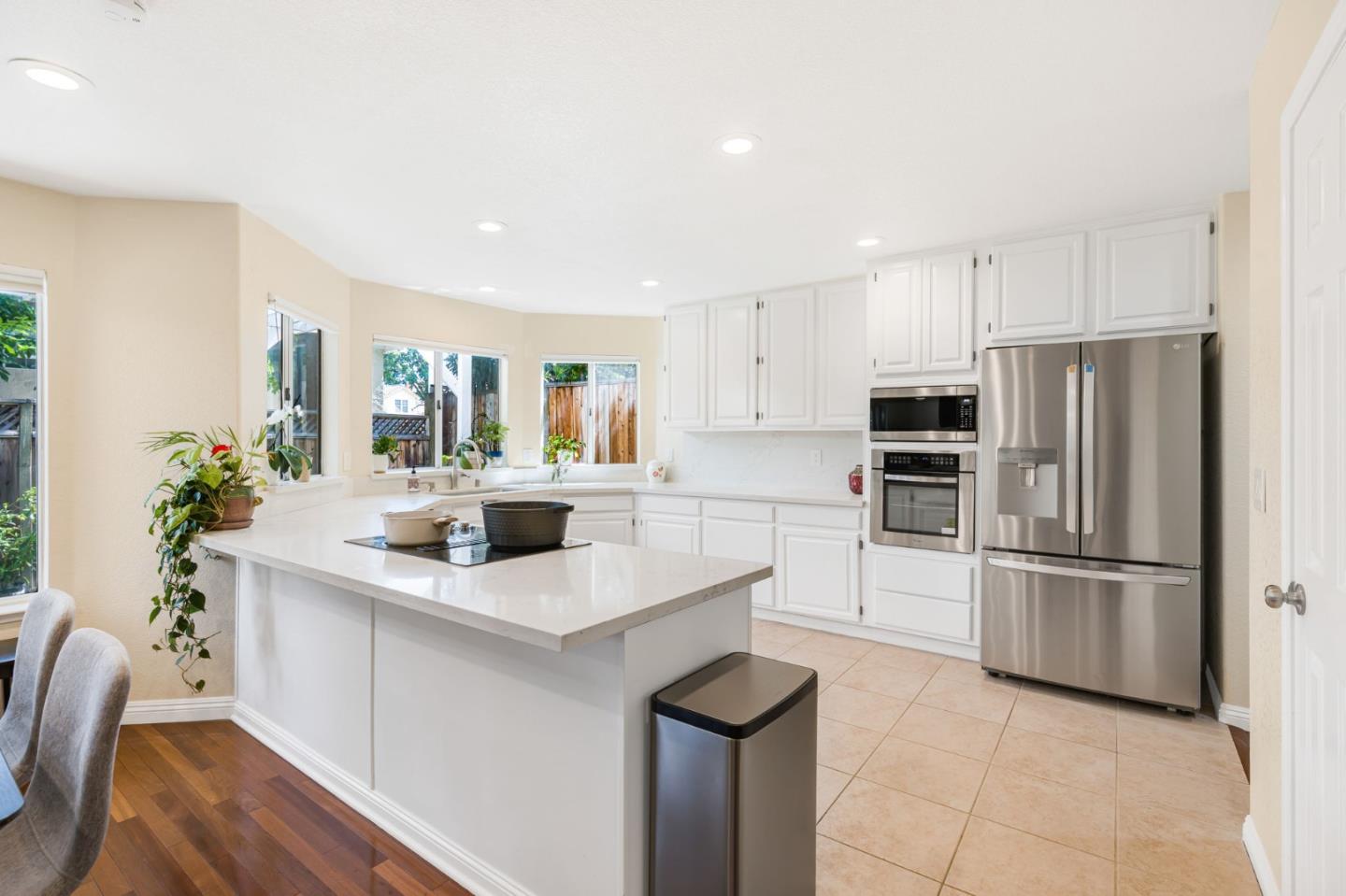Detail Gallery Image 13 of 56 For 17992 Hillwood Ln, Morgan Hill,  CA 95037 - 4 Beds | 2/1 Baths