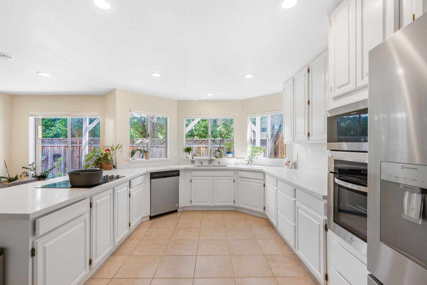 Detail Gallery Image 14 of 56 For 17992 Hillwood Ln, Morgan Hill,  CA 95037 - 4 Beds | 2/1 Baths