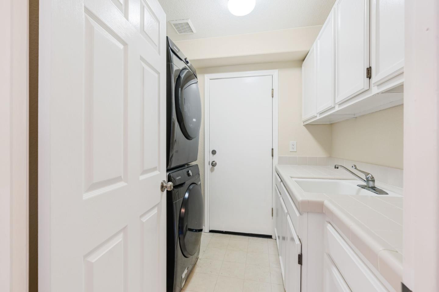 Detail Gallery Image 24 of 56 For 17992 Hillwood Ln, Morgan Hill,  CA 95037 - 4 Beds | 2/1 Baths