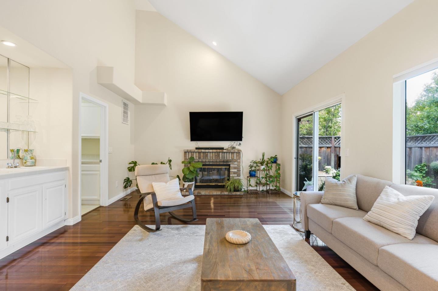 Detail Gallery Image 26 of 56 For 17992 Hillwood Ln, Morgan Hill,  CA 95037 - 4 Beds | 2/1 Baths