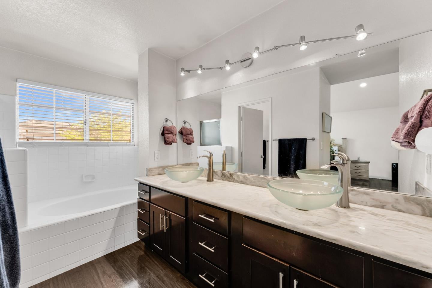 Detail Gallery Image 29 of 49 For 4438 Calypso Ter, Fremont,  CA 94555 - 4 Beds | 2/1 Baths