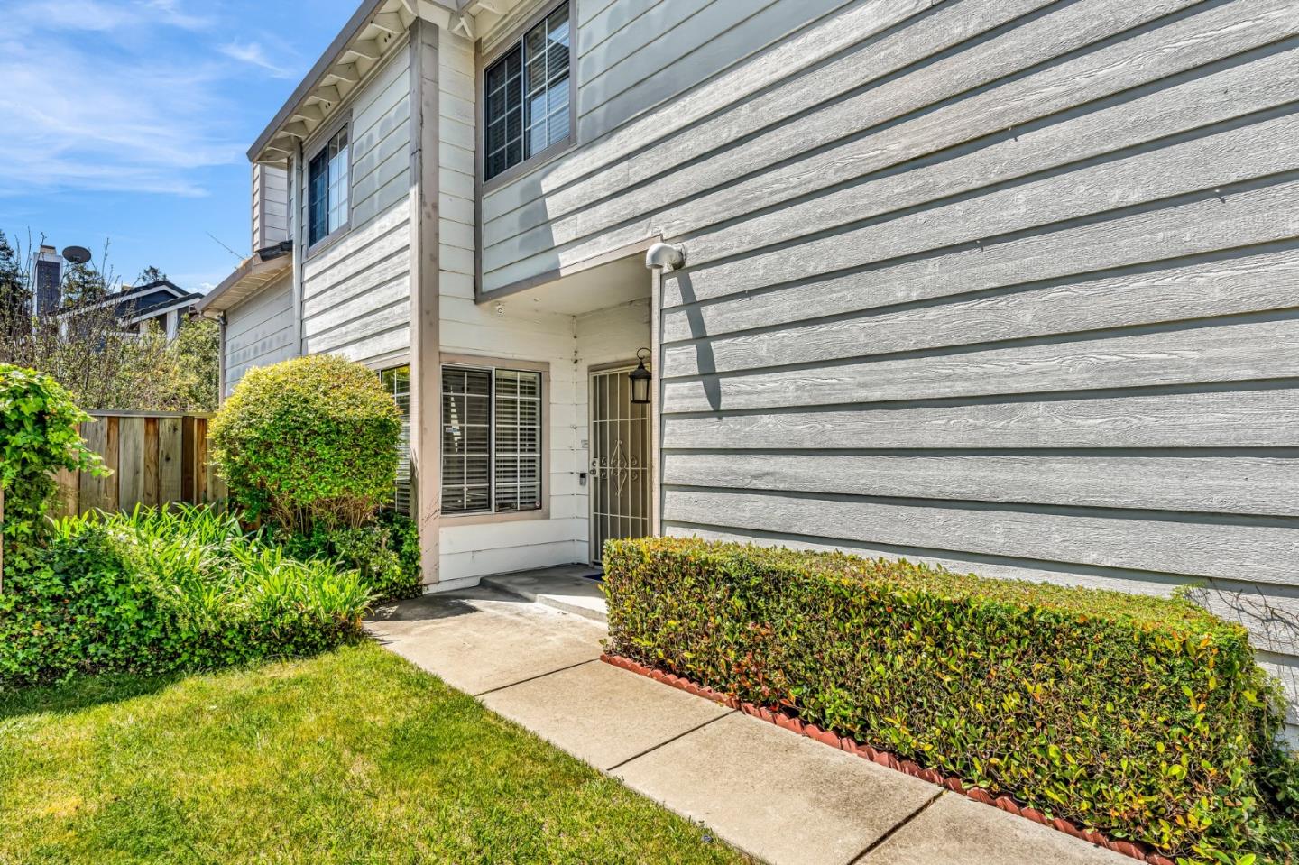 Detail Gallery Image 4 of 49 For 4438 Calypso Ter, Fremont,  CA 94555 - 4 Beds | 2/1 Baths