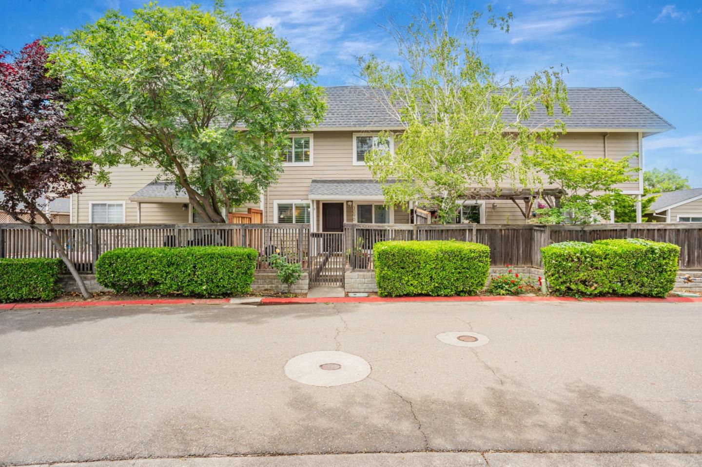 Detail Gallery Image 1 of 43 For 3090 Woods Cir, Davis,  CA 95616 - 2 Beds | 1/1 Baths