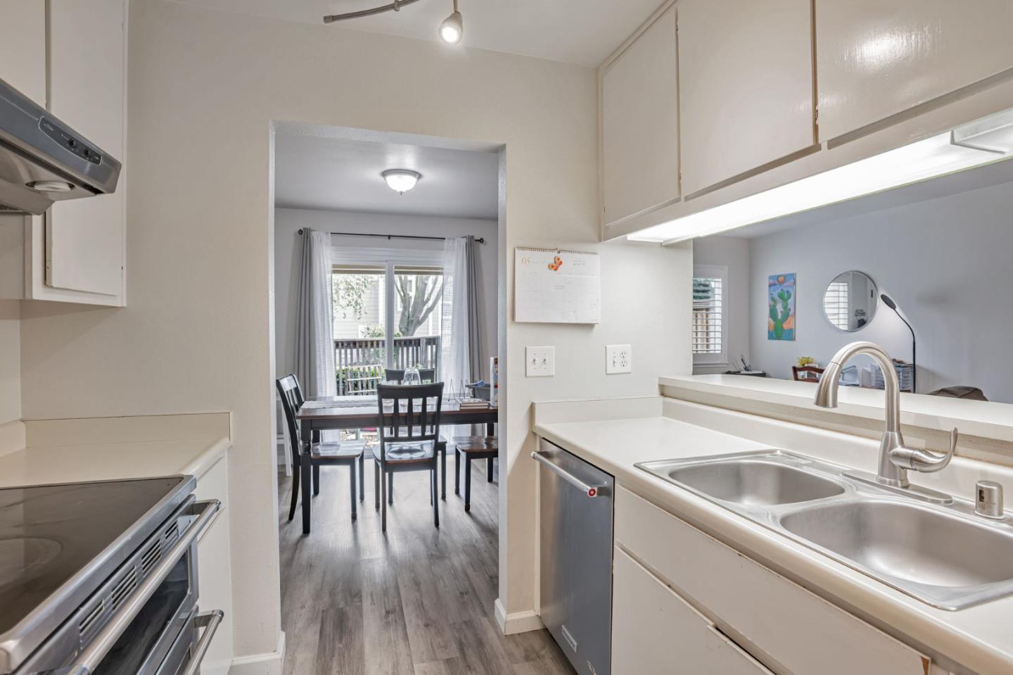 Detail Gallery Image 11 of 43 For 3090 Woods Cir, Davis,  CA 95616 - 2 Beds | 1/1 Baths
