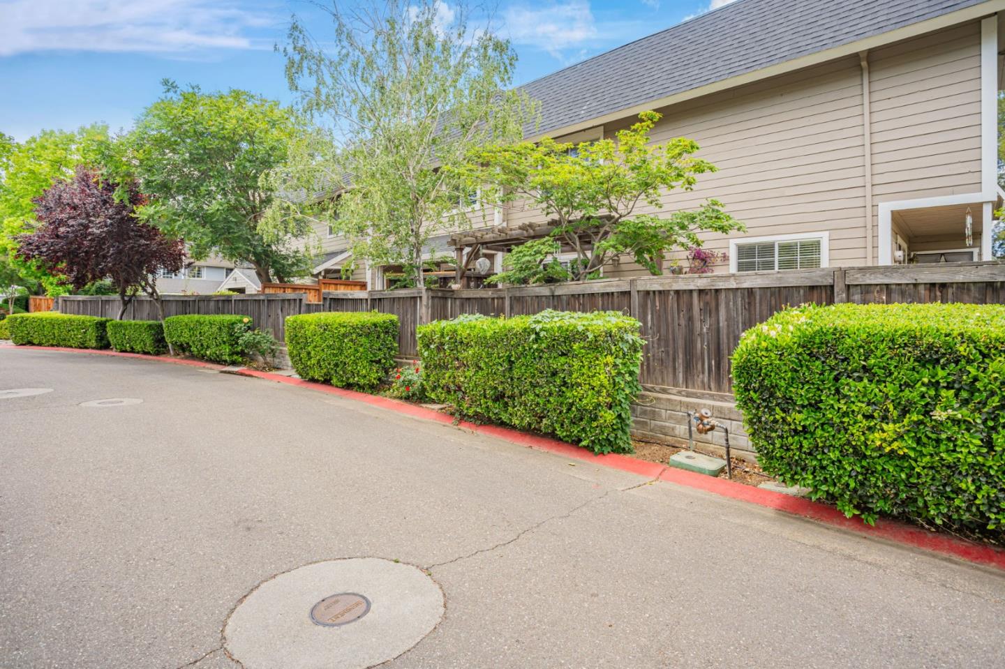 Detail Gallery Image 2 of 43 For 3090 Woods Cir, Davis,  CA 95616 - 2 Beds | 1/1 Baths