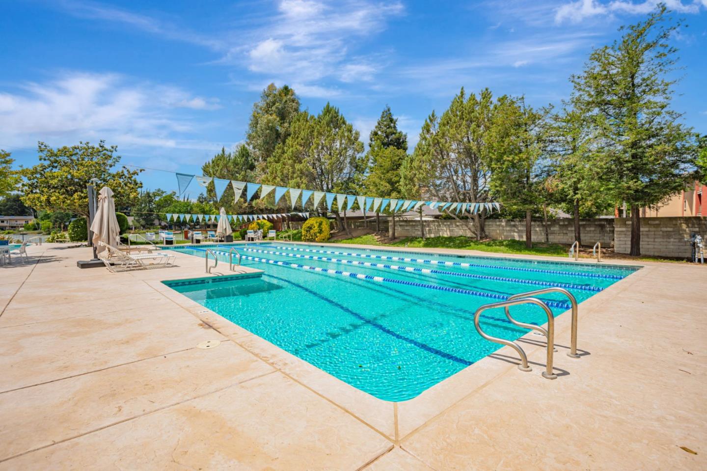 Detail Gallery Image 35 of 43 For 3090 Woods Cir, Davis,  CA 95616 - 2 Beds | 1/1 Baths