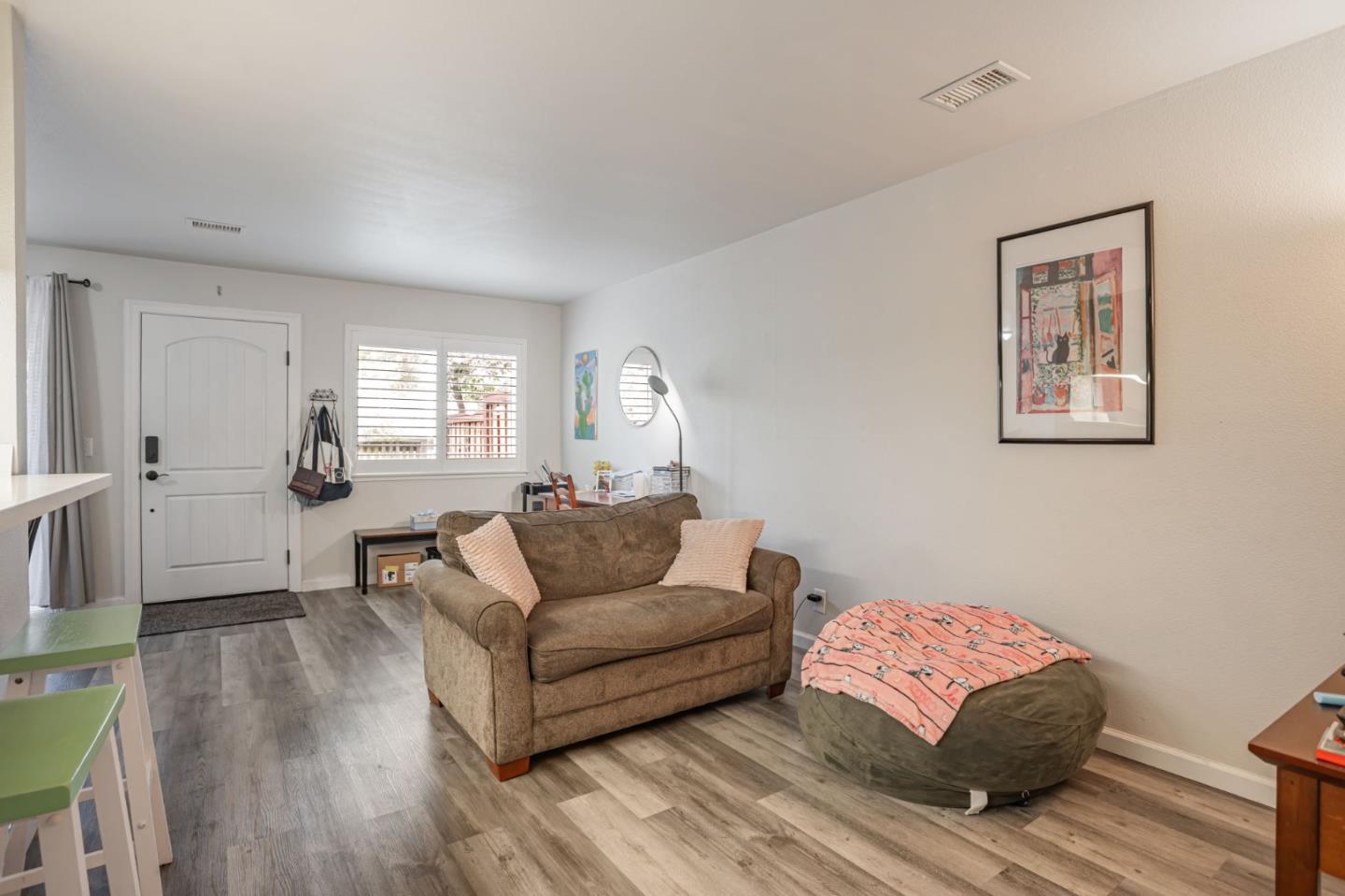 Detail Gallery Image 8 of 43 For 3090 Woods Cir, Davis,  CA 95616 - 2 Beds | 1/1 Baths