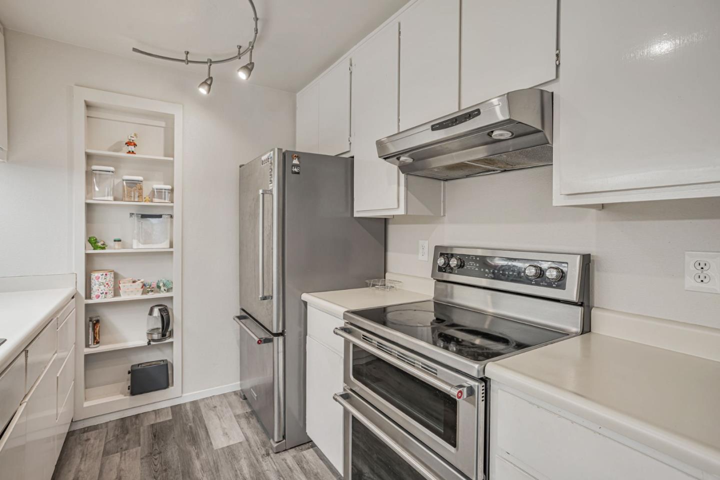 Detail Gallery Image 9 of 43 For 3090 Woods Cir, Davis,  CA 95616 - 2 Beds | 1/1 Baths