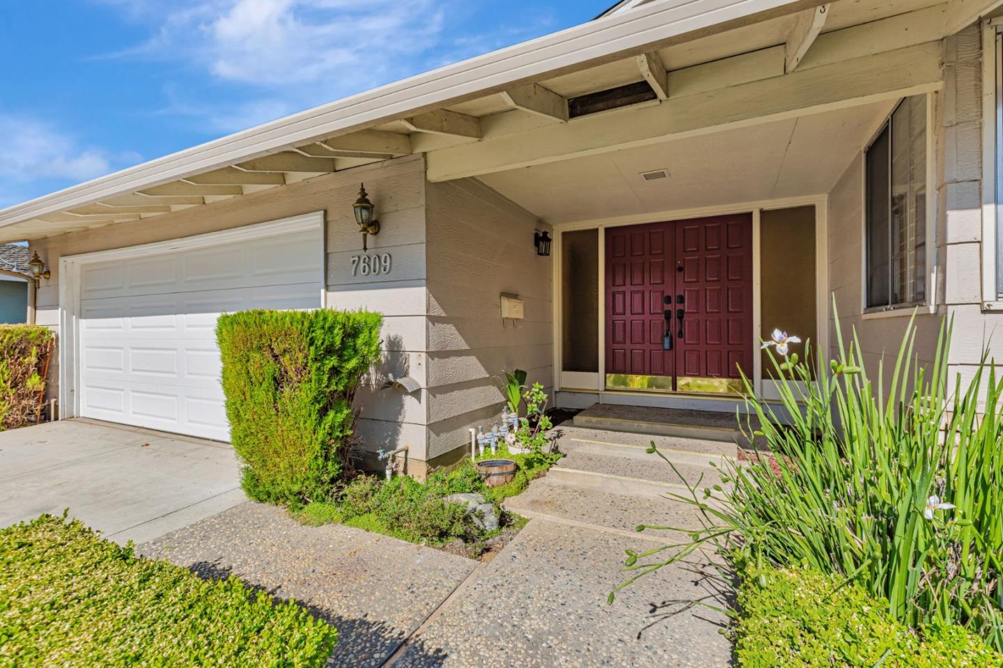 Detail Gallery Image 4 of 60 For 7609 Santa Paula Dr, Gilroy,  CA 95020 - 5 Beds | 3 Baths