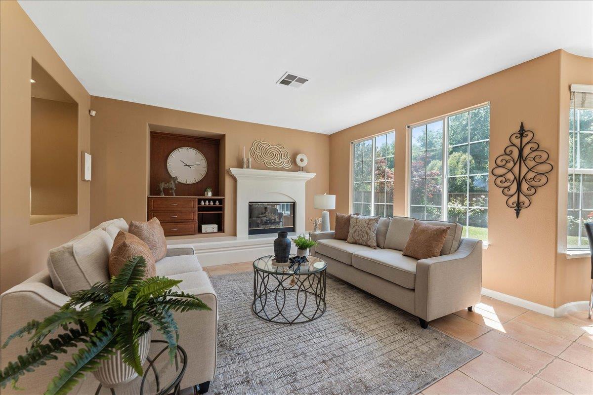 Detail Gallery Image 11 of 56 For 1173 S Chanterella Dr, San Ramon,  CA 94582 - 4 Beds | 3 Baths