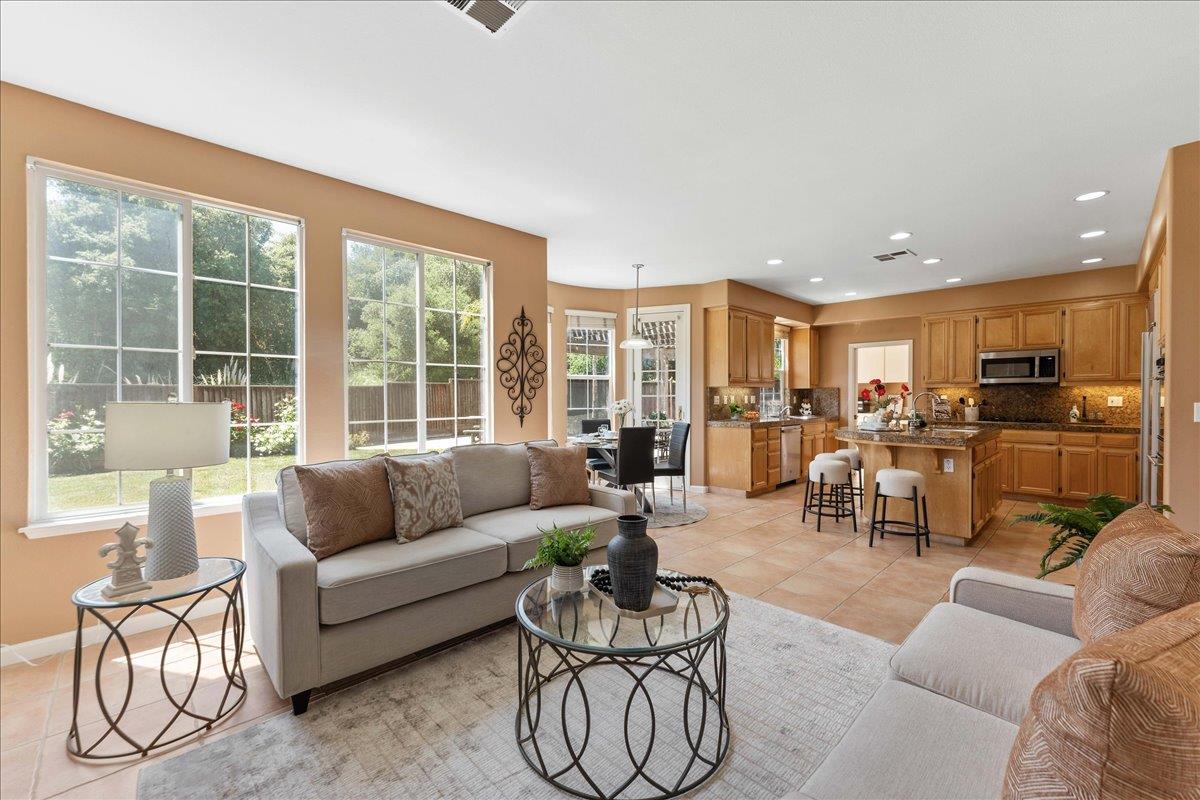 Detail Gallery Image 12 of 56 For 1173 S Chanterella Dr, San Ramon,  CA 94582 - 4 Beds | 3 Baths