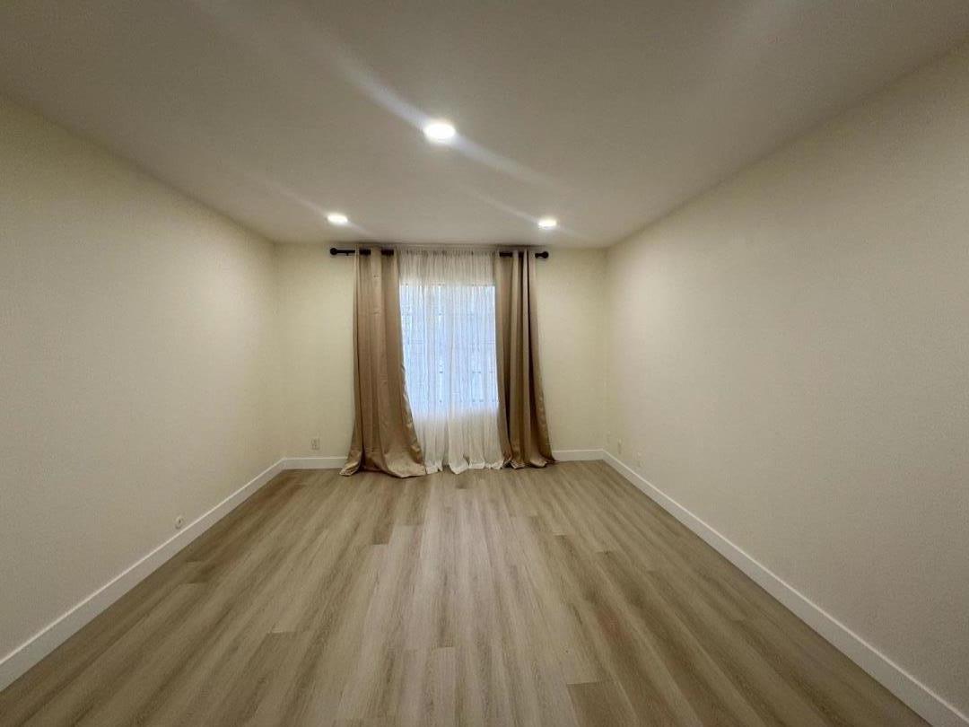 Detail Gallery Image 12 of 21 For 5361 Cribari Dell, San Jose,  CA 95135 - 2 Beds | 2 Baths