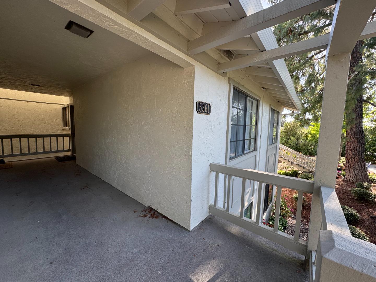 Detail Gallery Image 2 of 21 For 5361 Cribari Dell, San Jose,  CA 95135 - 2 Beds | 2 Baths