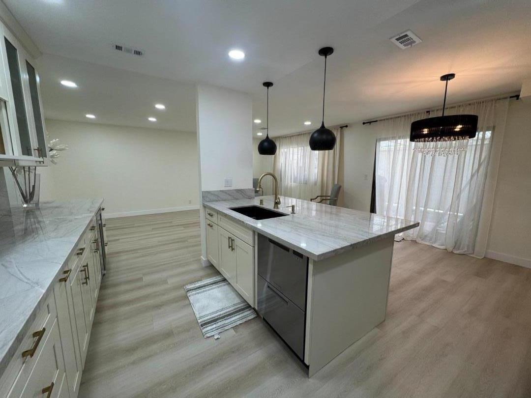 Detail Gallery Image 8 of 21 For 5361 Cribari Dell, San Jose,  CA 95135 - 2 Beds | 2 Baths