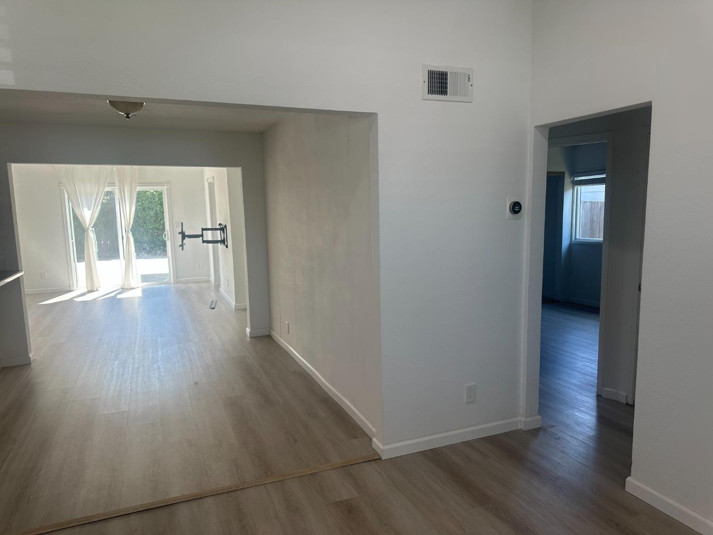 Detail Gallery Image 10 of 16 For 756 Rand St, San Mateo,  CA 94401 - 3 Beds | 2 Baths