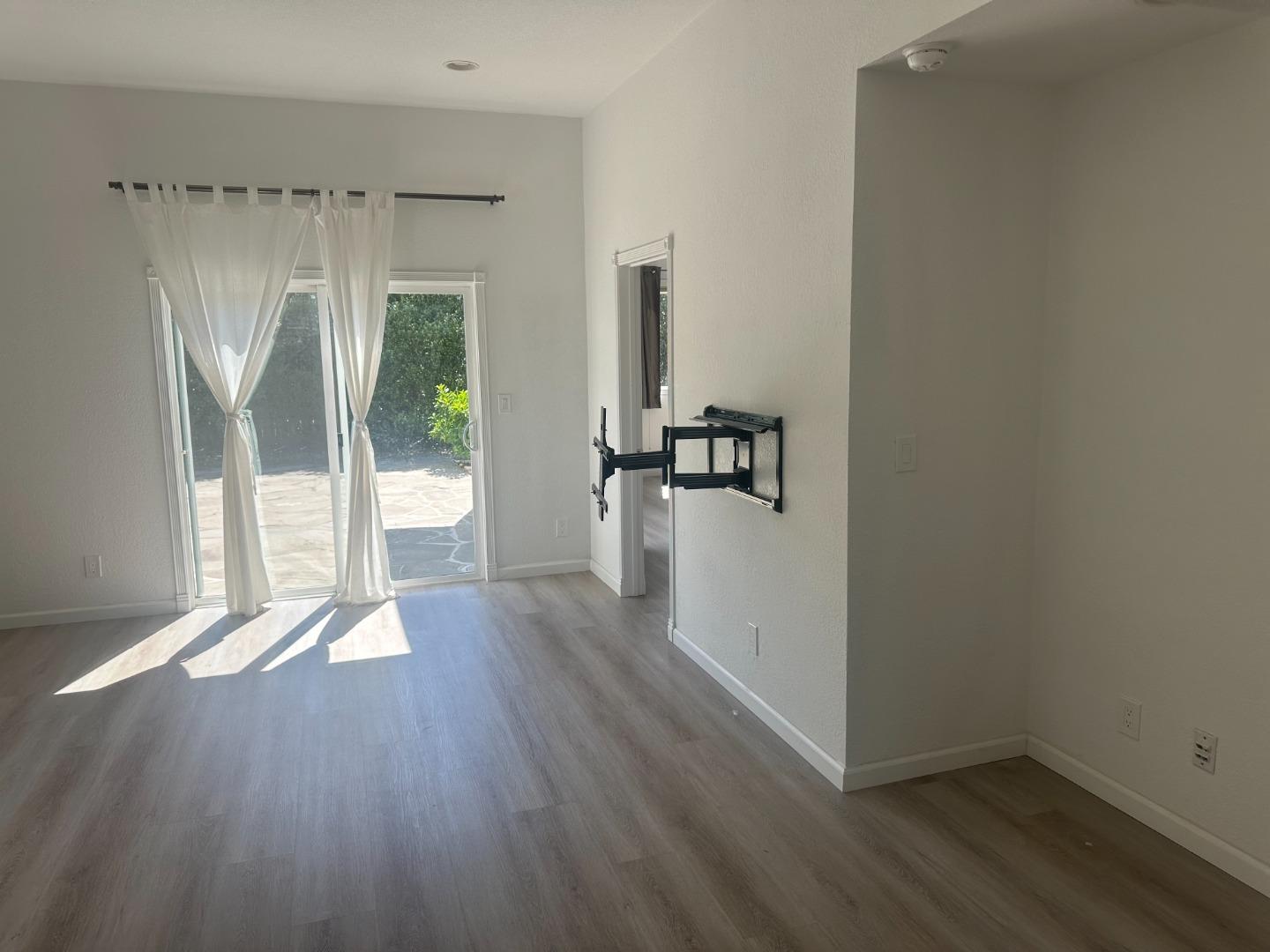 Detail Gallery Image 11 of 16 For 756 Rand St, San Mateo,  CA 94401 - 3 Beds | 2 Baths